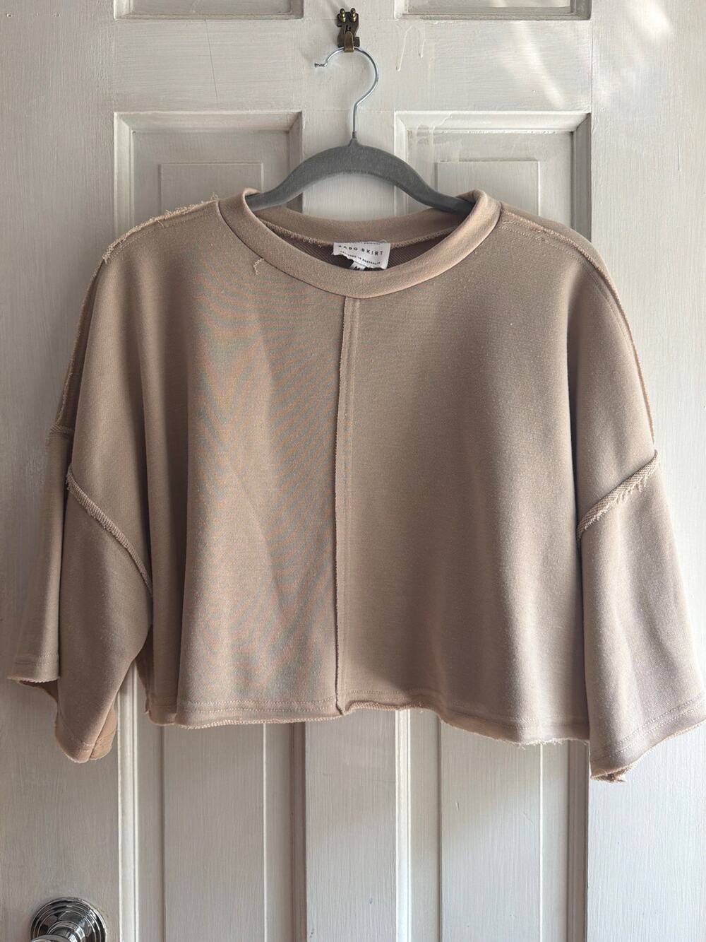 Sabo Skirt Beige Raw Hem Exposed Seam Cropped Sweatshirt Size M